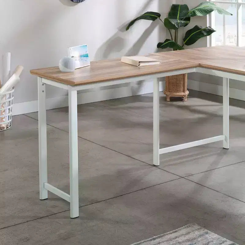 Retour de bureau d'angle Bergen 26 po x 20 po Acacia Kiln : Résistant à la chaleur et aux rayures, certifié BIFMA, cadre métallique