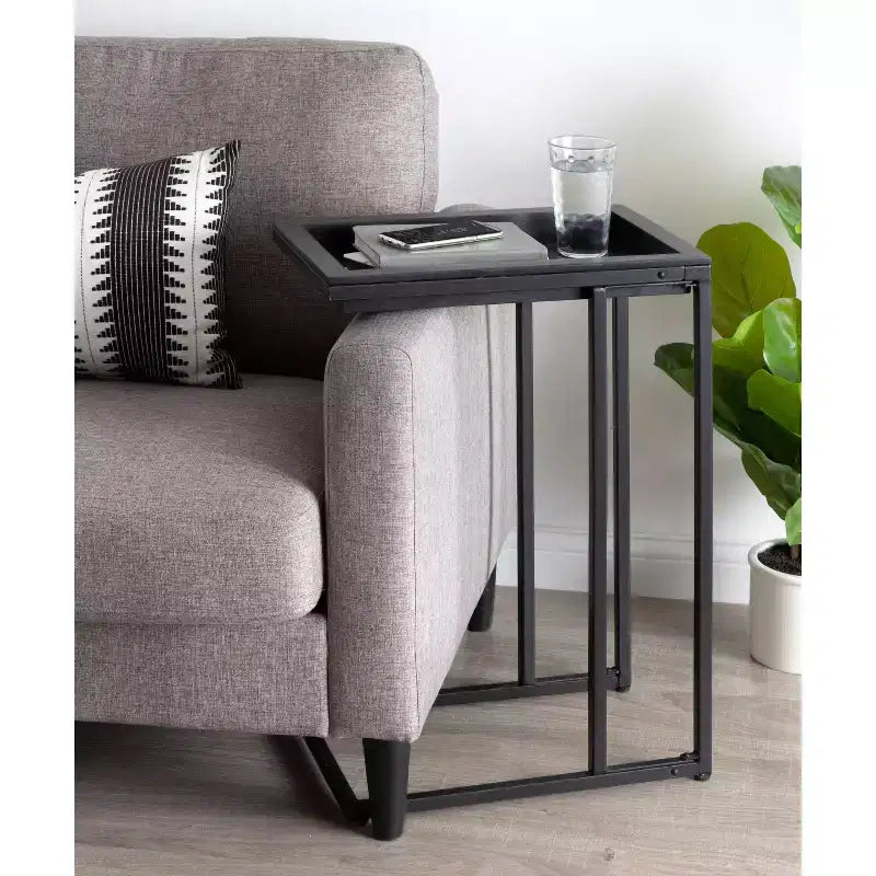 Table d'appoint en C Lockridge en bois et métal