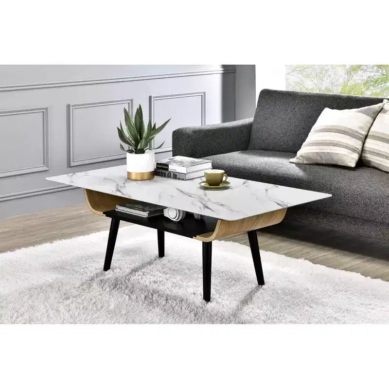 Table basse rectangulaire moderne avec plateau en faux marbre et compartiment de rangement ouvert