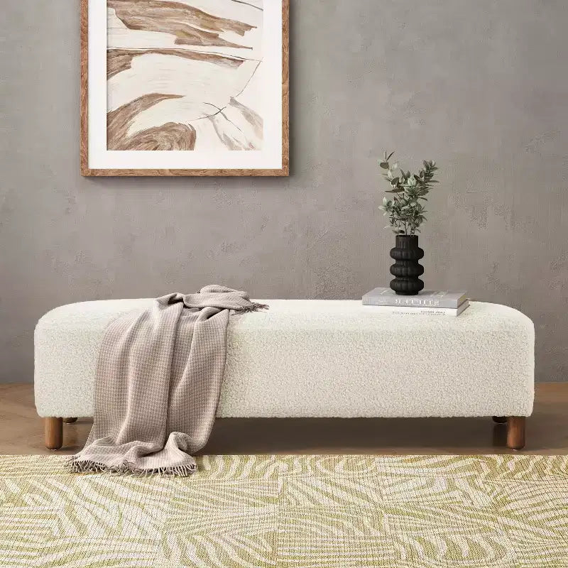 Ottoman en bois rembourré