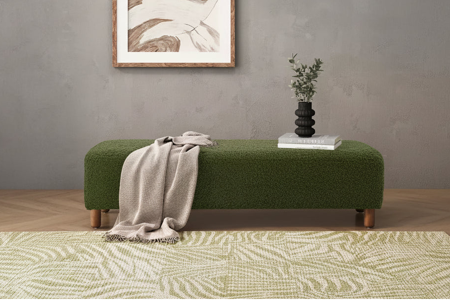 Ottoman en bois rembourré