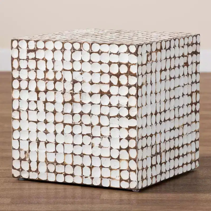 Table d'appoint en coque de noix de coco et bois d'acacia